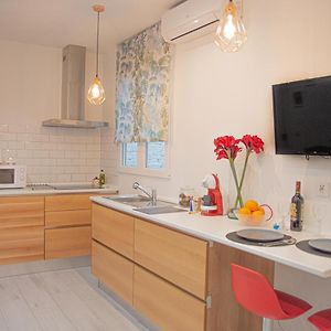 COZY&MODERN Apartment next to Metro A. Guimerá
